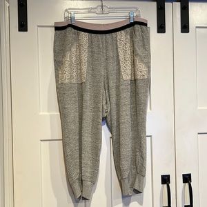 Cacique size 18/20 grey with lace detail sleep pajama loungewear capri